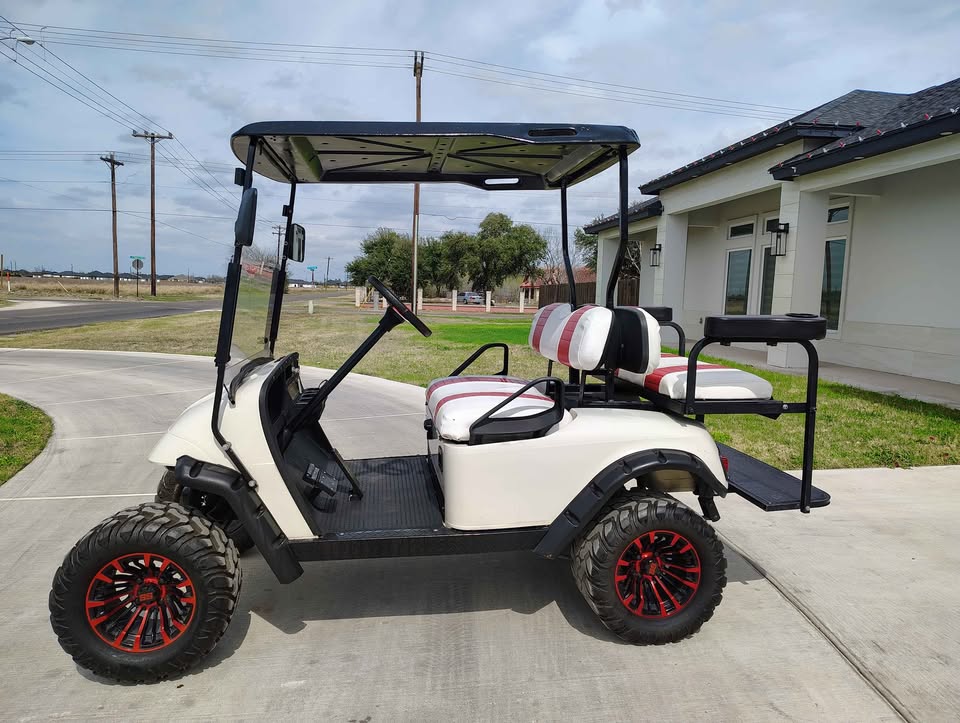 2002 E-Z-GO TXT Golf Cart